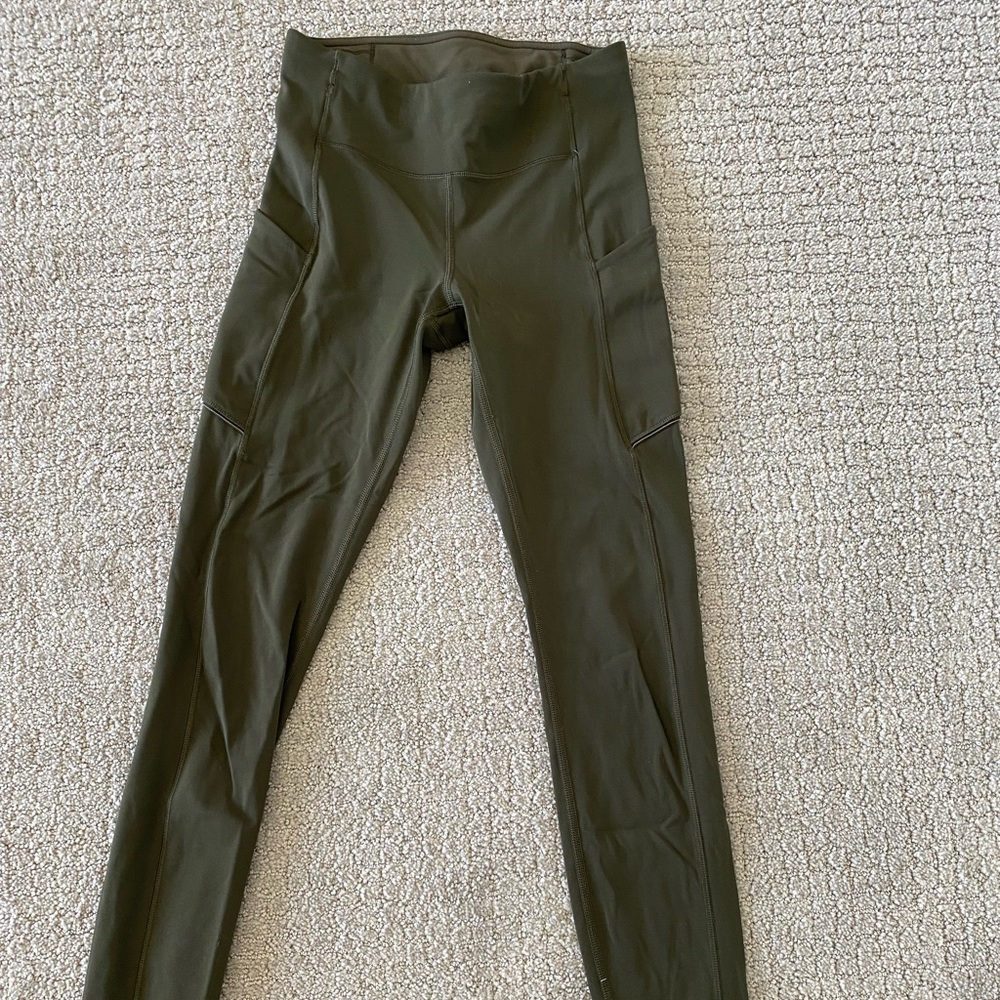 Lululemon size 4